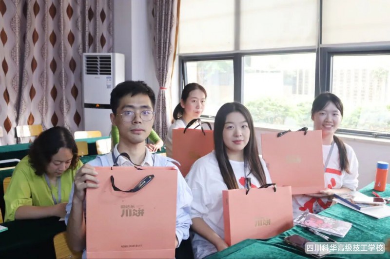 科华祝福 | 中秋慰问暖人心,情系职工传真情 ---我校进行中秋慰问活动