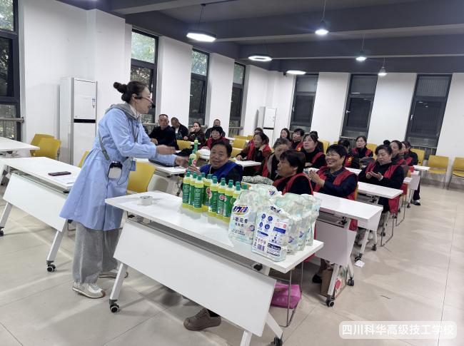 科华团委 | 健康养生进明湖——科华师生志愿者助力明湖社区赋能居民自我健康管理